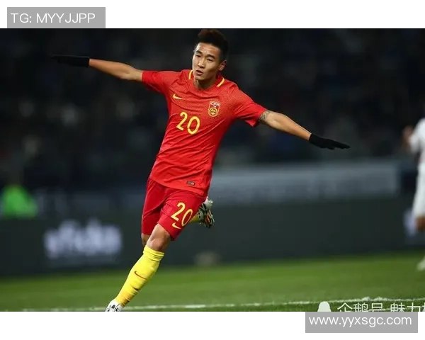 身着中国队足球队服的球星风采展现助力国足崛起与国际赛场荣耀